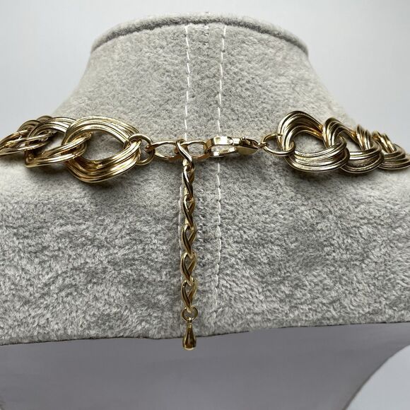 Vintage Oversized Textured Gold Tone Metal Linked Collar Vintage Chain Necklace - Picture 6 of 7
